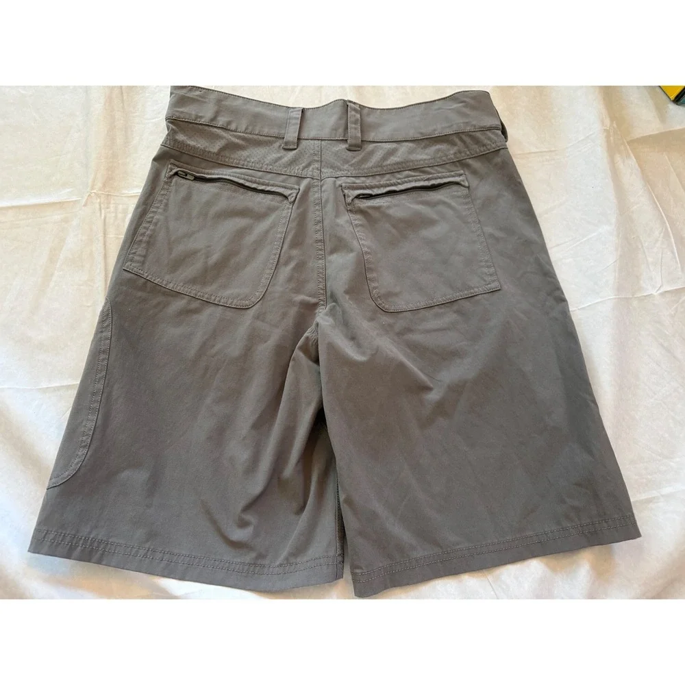 Huk Performance Fishing Shorts Mens Size Medium Gray Sun Protection Cargo